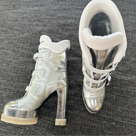 Casadei Authentic Silver boots - Picture 2 of 7